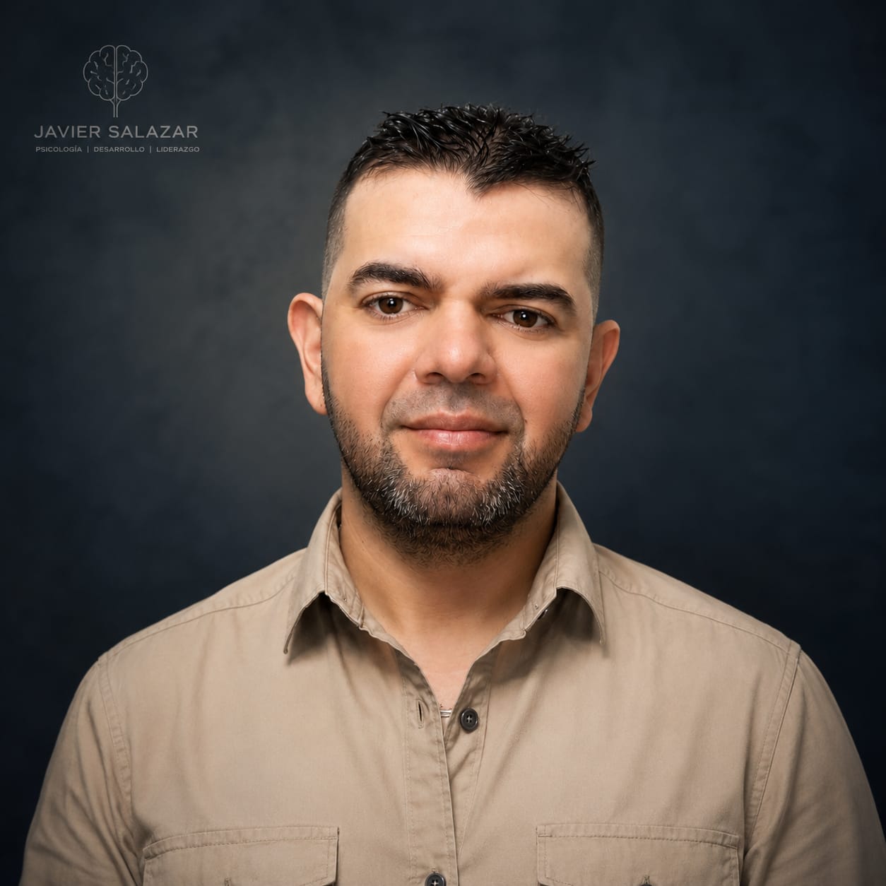 Retrato de Javier Andrés Salazar G., fundador de VibraVoz